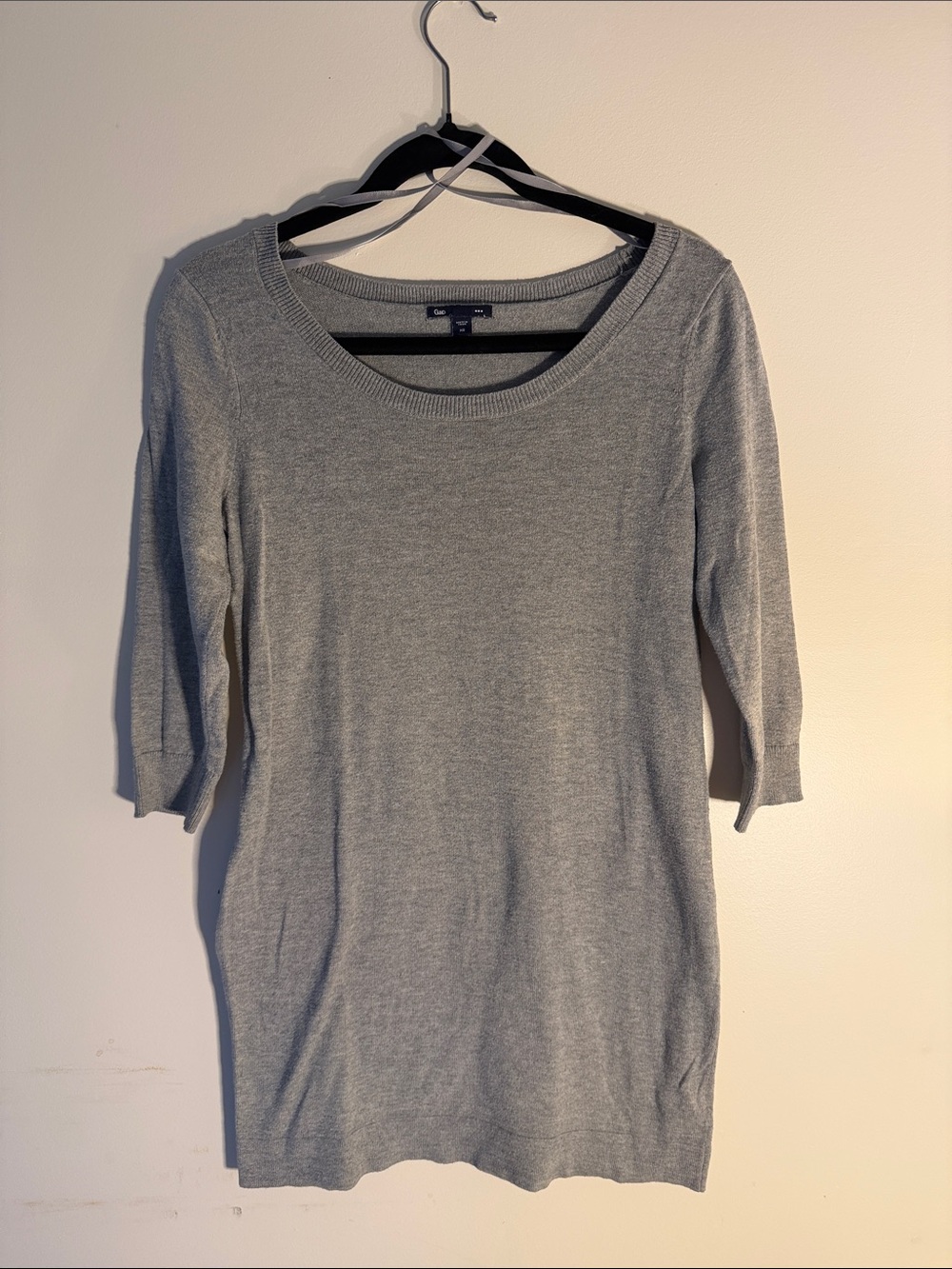 GAP Light Gray Scoop Neck Knit Top